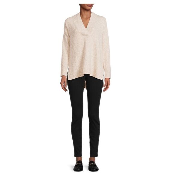 Women’s V-neck Oatmeal Sweater - Picture 5 of 8